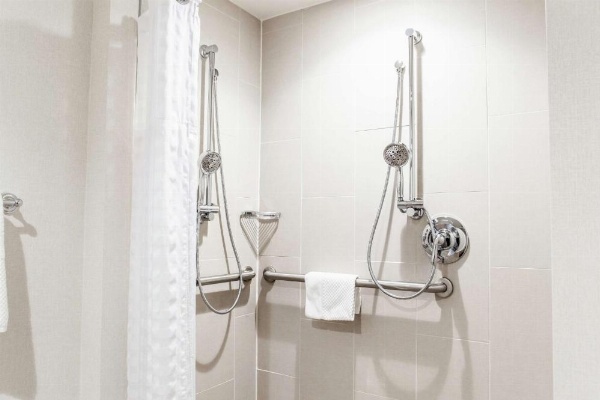 DoubleTree by Hilton Pleasant Prairie Kenosha image 12