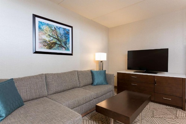 DoubleTree by Hilton Pleasant Prairie Kenosha image 21