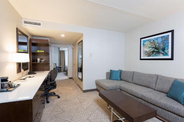 DoubleTree by Hilton Pleasant Prairie Kenosha image 24